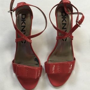 Dkny c Yasmine red patent leather shoe!