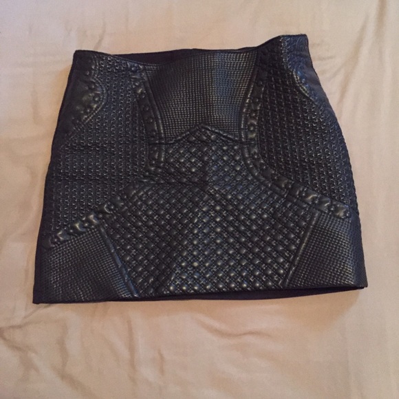 H&M Divided brand. Faux leather front mini skirt.