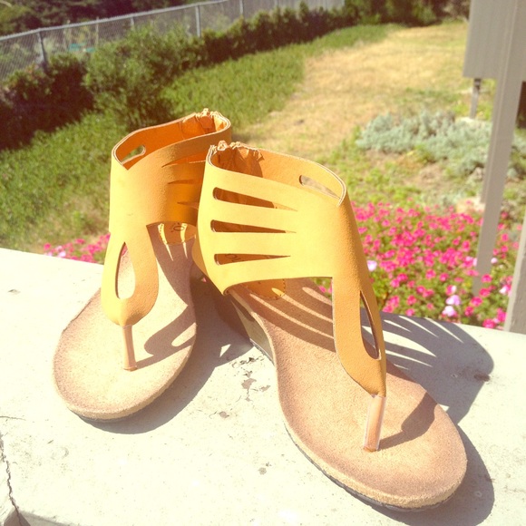 Camel Gladiator Style Sandals