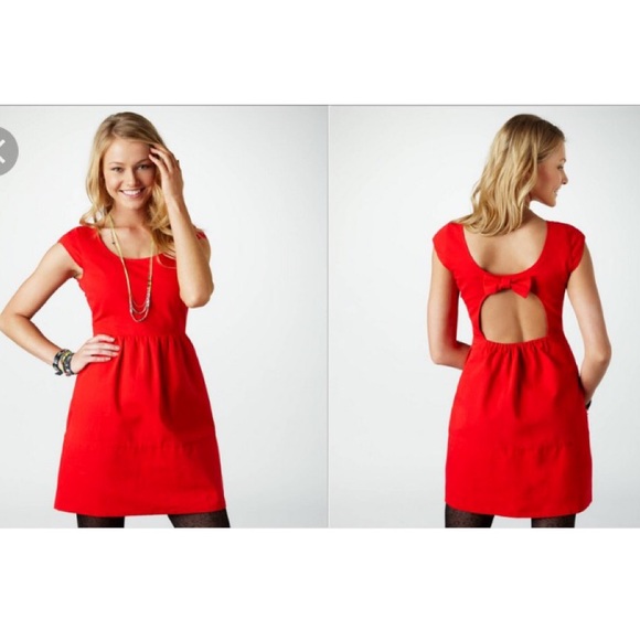 American Eagle Outfitters Dresses & Skirts - Red back-bow dress