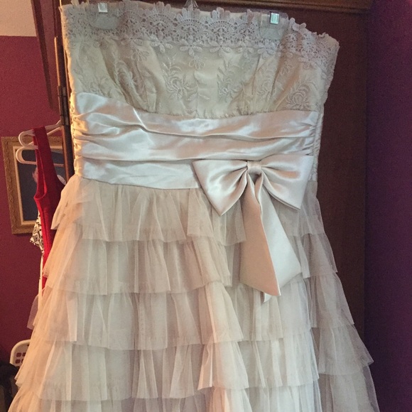 Dresses & Skirts - Short Tan Formal Dress With Ruffles & Ribbon Bow