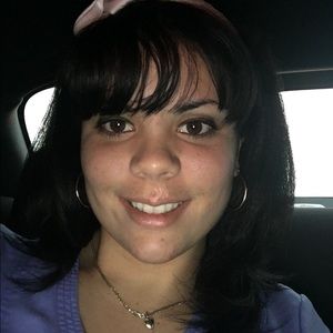 Meet your Posher, Celia