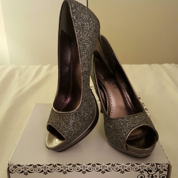 Shoes - Picture 2 of 3