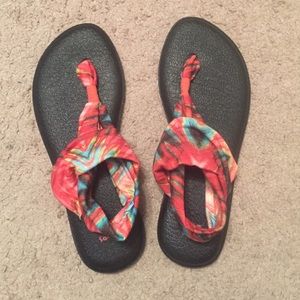 Sanuk yoga mat sandals