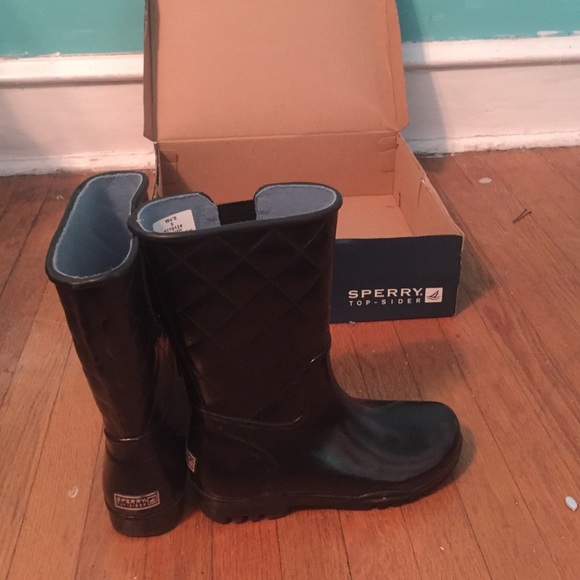 Sperry rainboots size 5