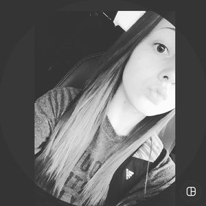 Meet your Posher, Adrianna