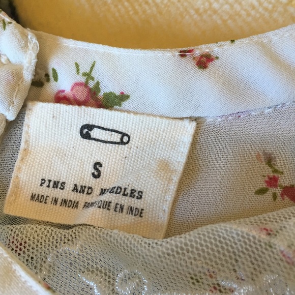 ❌SOLD❌ • Romantic Floral Bohemian Girly Blouse • - Picture 2 of 4