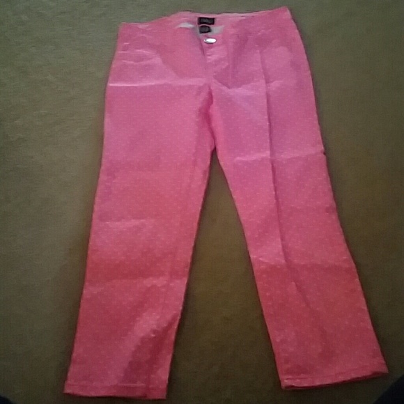 Rue 21 Neon Pink Capris