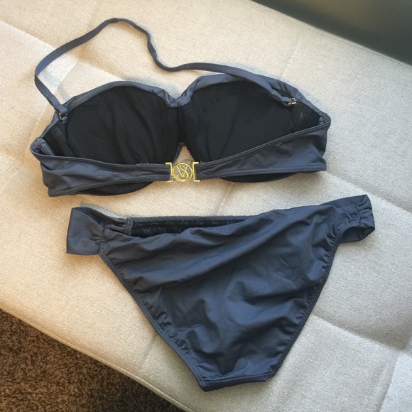 Victoria's Secret Bikini - Picture 2 of 2