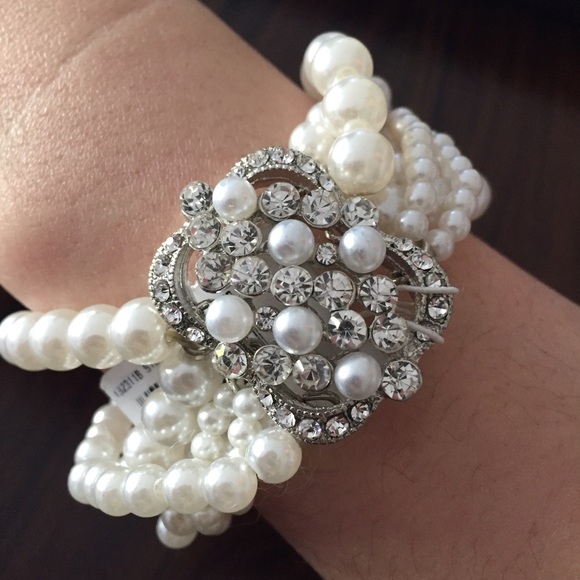 Pearl wedding bracelet