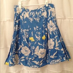 Blue Old Navy Floral Low Waist Skirt size 8