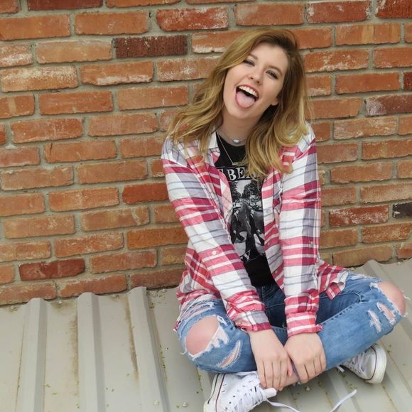 Meet your Posher, Kinsey - Picture 1 of 1