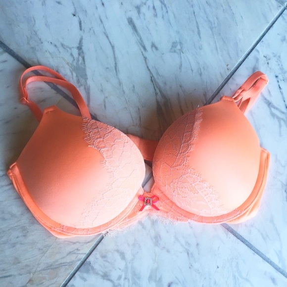 🌟NEW Victoria's Secret Bombshell Bra