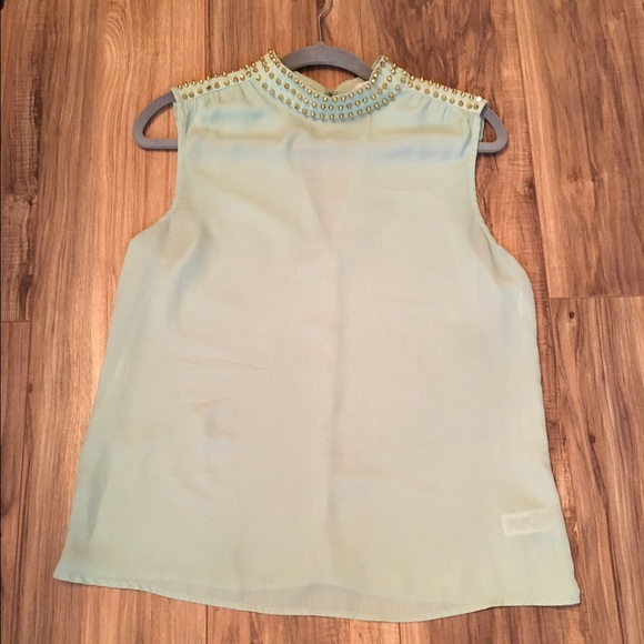 Spring tops - Picture 2 of 2