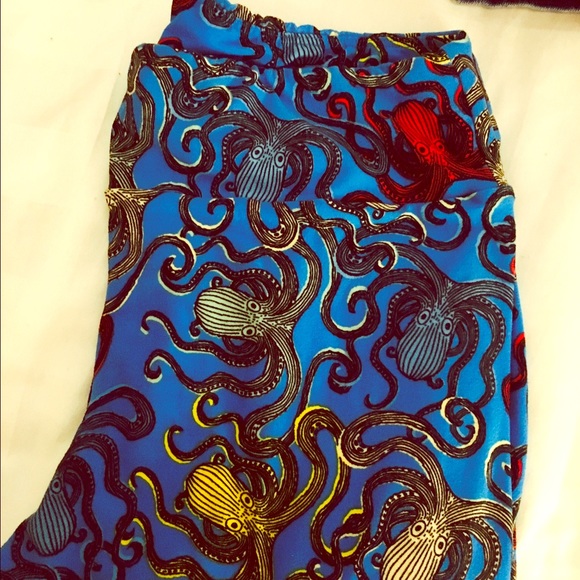 Tall and Curvy Octopus ( Lularoe )