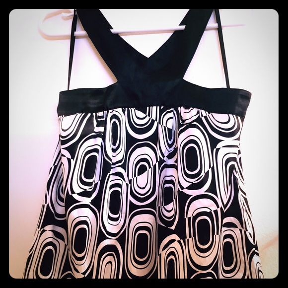 Black and white satin dressy tank top - Picture 1 of 4