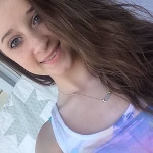 Meet your Posher, Elaina