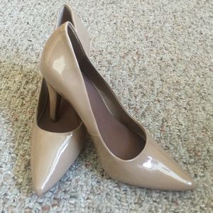 BCBG Generation pumps