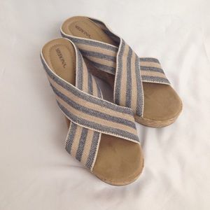 Cute navy and tan crisscross sandal. Never worn.