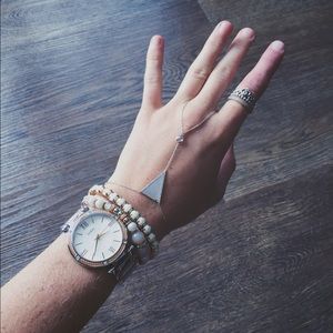 Triangle diamond hand jewelry