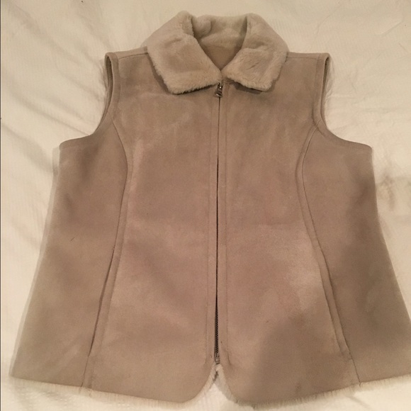 Ann Taylor suede and fur vest - Picture 1 of 3