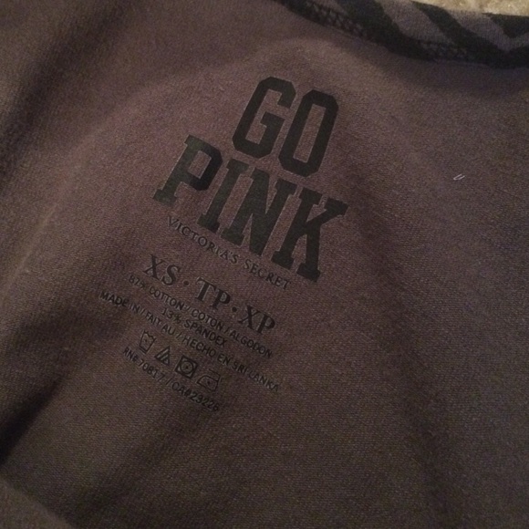 Victoria's Secret PINK workout tank top - Picture 3 of 3