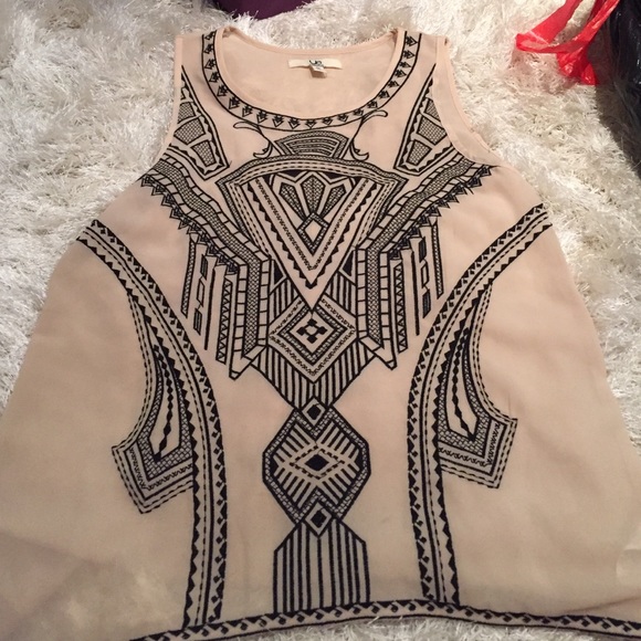 Flowy Tank
