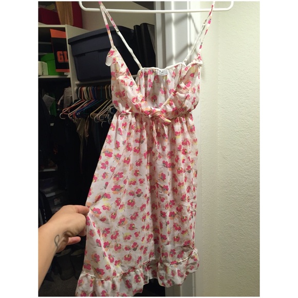 Adorable pink Floral chemise/ nightgown. Size M