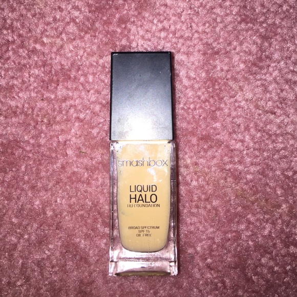 Smashbox Liquid Halo HD Foundation
