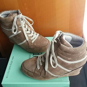 Cathy Jean high top shoes