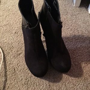 Black heel booties