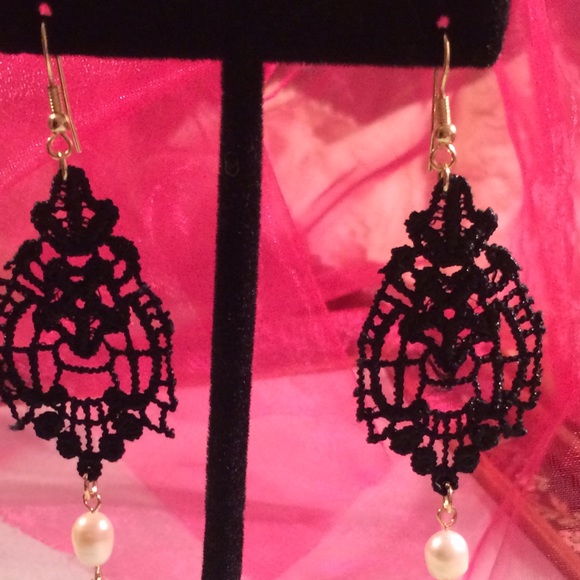 Earrings - Picture 2 of 3