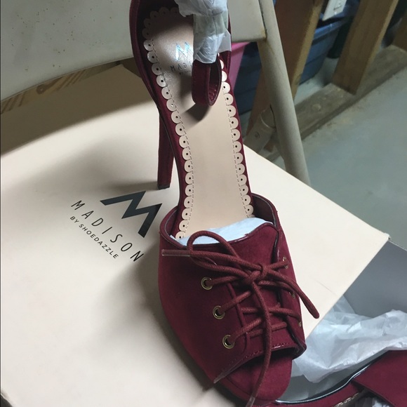 Brand new burgundy sandal
