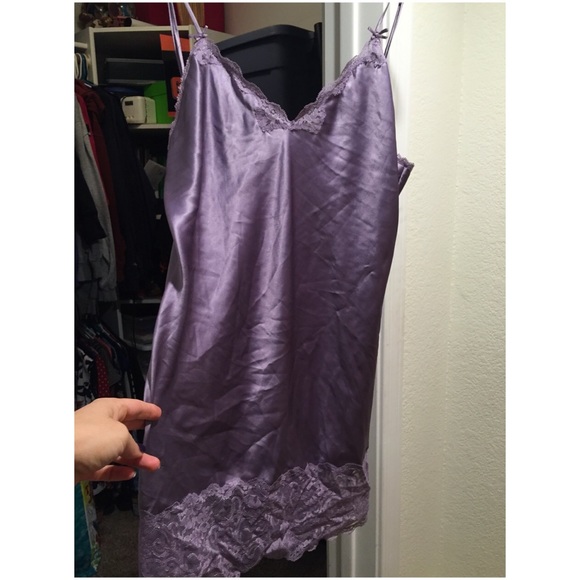 Feminine lavender chemise/nightgown. Medium