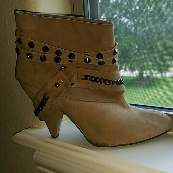 beige boots