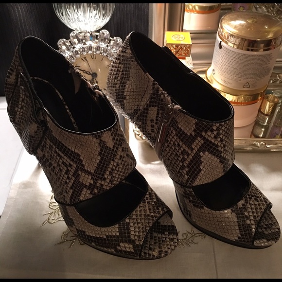 🎉‼Price drop 🎉‼️Calvin  Klein stilettos