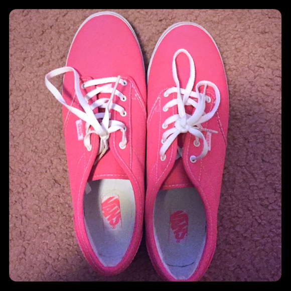 Low Atwood Vans Neon Pink