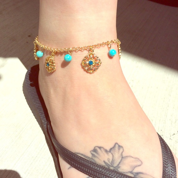 Gold flower anklet w/turquoise beads