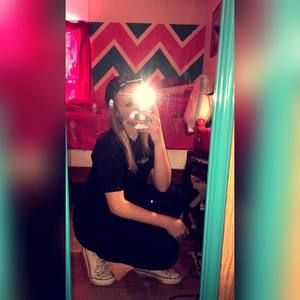 Meet your Posher, Desiree