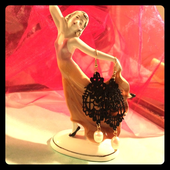 Earrings - Picture 2 of 3