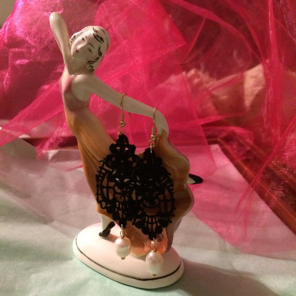 Earrings - Picture 3 of 3