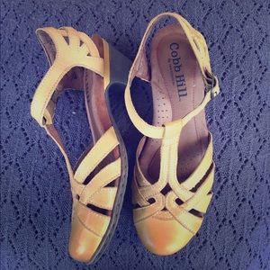 Mustard yellow Cobb Hill comfortable heels