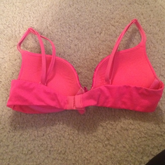 Very sexy Victoria's Secret push up bra - Picture 2 of 3