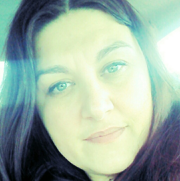 Meet your Posher, Denielle - Picture 1 of 1