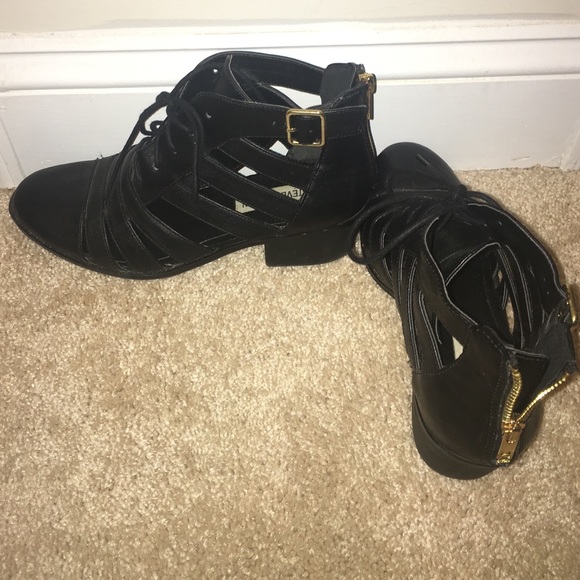 Steve Madden cut out booties!!