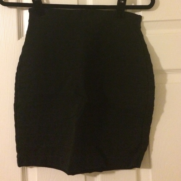 Bodycon black skirt