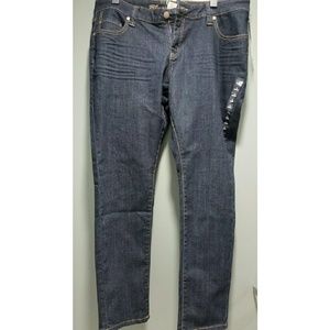Wet Seal Plus Size Low Rise Jeans (short)