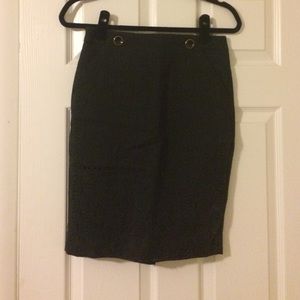 Black pencil skirt with pockets