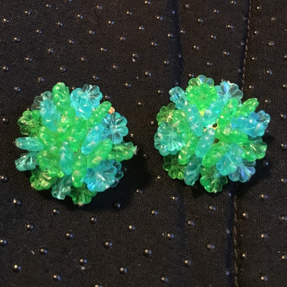 Vintage Jewelry - Vintage 1950's Clip On Earrings