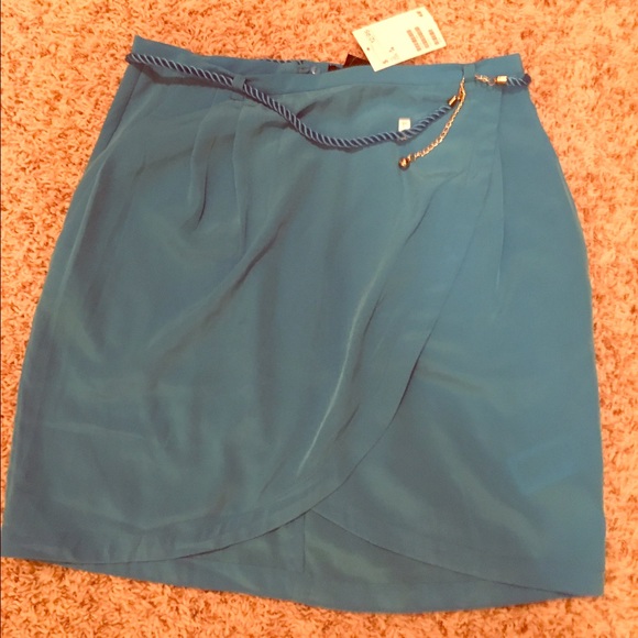 H&M turquoise skirt never worn!